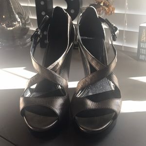 Burberry metallic wedges!